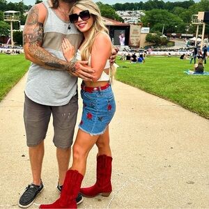 La hearts rose denim mini skirt